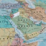 Szczegółowy zbliżony obraz mapy skupiającej się na Bliskim Wschodzie i Afryce Północnej.