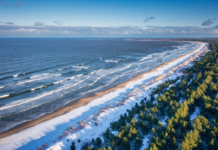 Bałtyk zimą. Dlaczego warto wybrać się nad morze poza sezonem?
