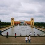 Búzios: Elegancki kurort, który pokochała Brigitte Bardot Ludzie lubią spędzać dzień w Wire Opera House w Kurytybie z tętniącymi życiem fontannami i bujną zielenią.